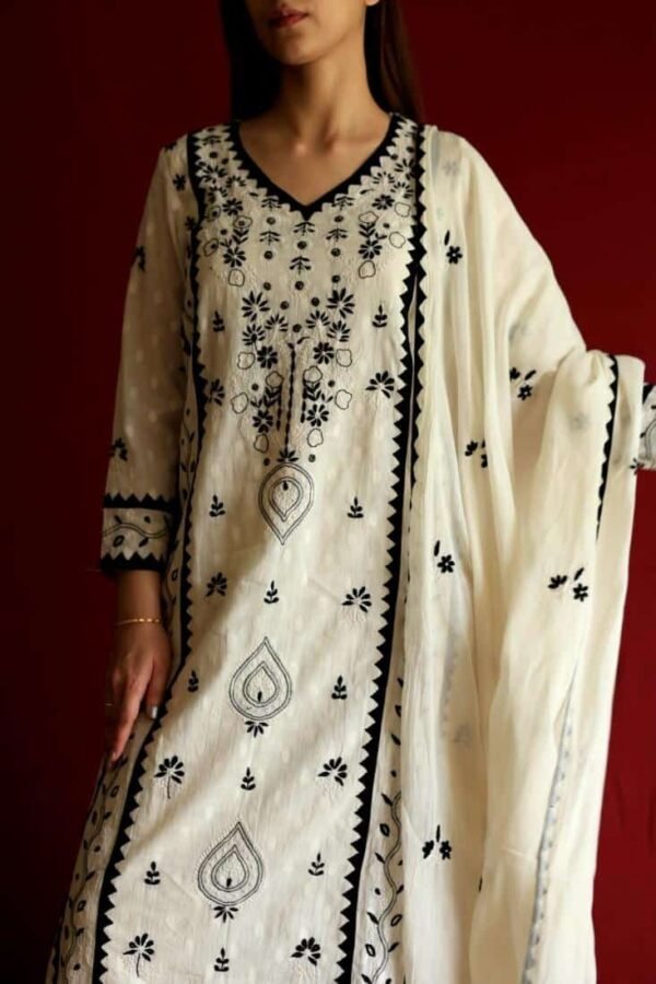 Black & White Daraz Cotton Fine Chikankari Dupatta - Image 2