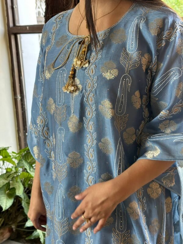 Zari Chanderi Chikankari Kaftans - Image 4